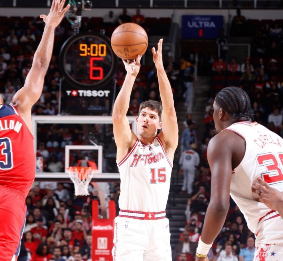 火箭胜灰熊,乌度卡再次变阵!首发4前锋+单中锋,奥科吉降为替补